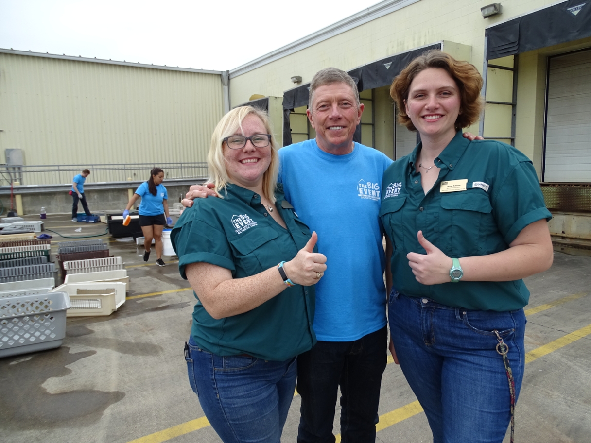 Image for 'Hundreds of Texas A&M Galveston Students Lend a Helping Hand to Galveston Residents During the Big Event' article.